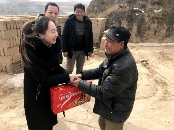 大愛之行，情暖萬家——甘肅省歌舞劇院赴慶陽市環縣開展春節前夕精準扶貧慰問活動