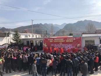 甘肅省京劇院赴成縣紅川鎮韓莊村開展“我們的中國夢”——文化進萬家暨隴原“紅色輕騎兵”惠民演出