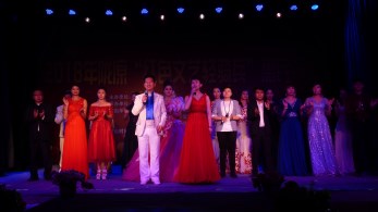 不一樣的五月不一樣的愛——甘肅省歌舞劇院主題音樂晚會《隴韻》環縣車道鄉惠民演出深受歡迎