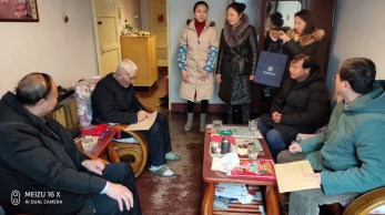 虛寒問暖送關懷  又是一年春來到——省演藝集團王衛平副總經理2019年春節前夕慰問雜技團老干部